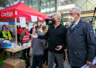 14. März 2022: Innenminister Joachim Herrmann hat sich am Münchner Hauptbahnhof über die Situation und Registrierung ukrainischer Flüchtlinge informiert. Dabei nahm er u.a. an einer Sitzung des Krisenstabs der Landeshauptstadt München teil und machte sich ein Bild von der hochengagierten Arbeit der Bahnhofsmission, der Caritas und der Polizei. Rund ein Drittel der in Deutschland ankommenden ukrainischen Flüchtlinge wird derzeit in Bayern erfasst. Seit 1. März waren das bislang rund 45.000 von insgesamt knapp 150.000 deutschlandweit. 